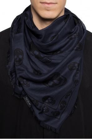 Scarf with a skull motif and a logo, zdjęcie 2 Scarf with a skull motif and a logo od Alexander McQueen